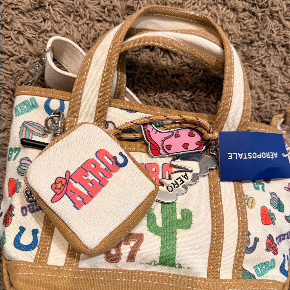 Aeropostale Tan and Cream Tote with Graphics - Picture 7 of 7